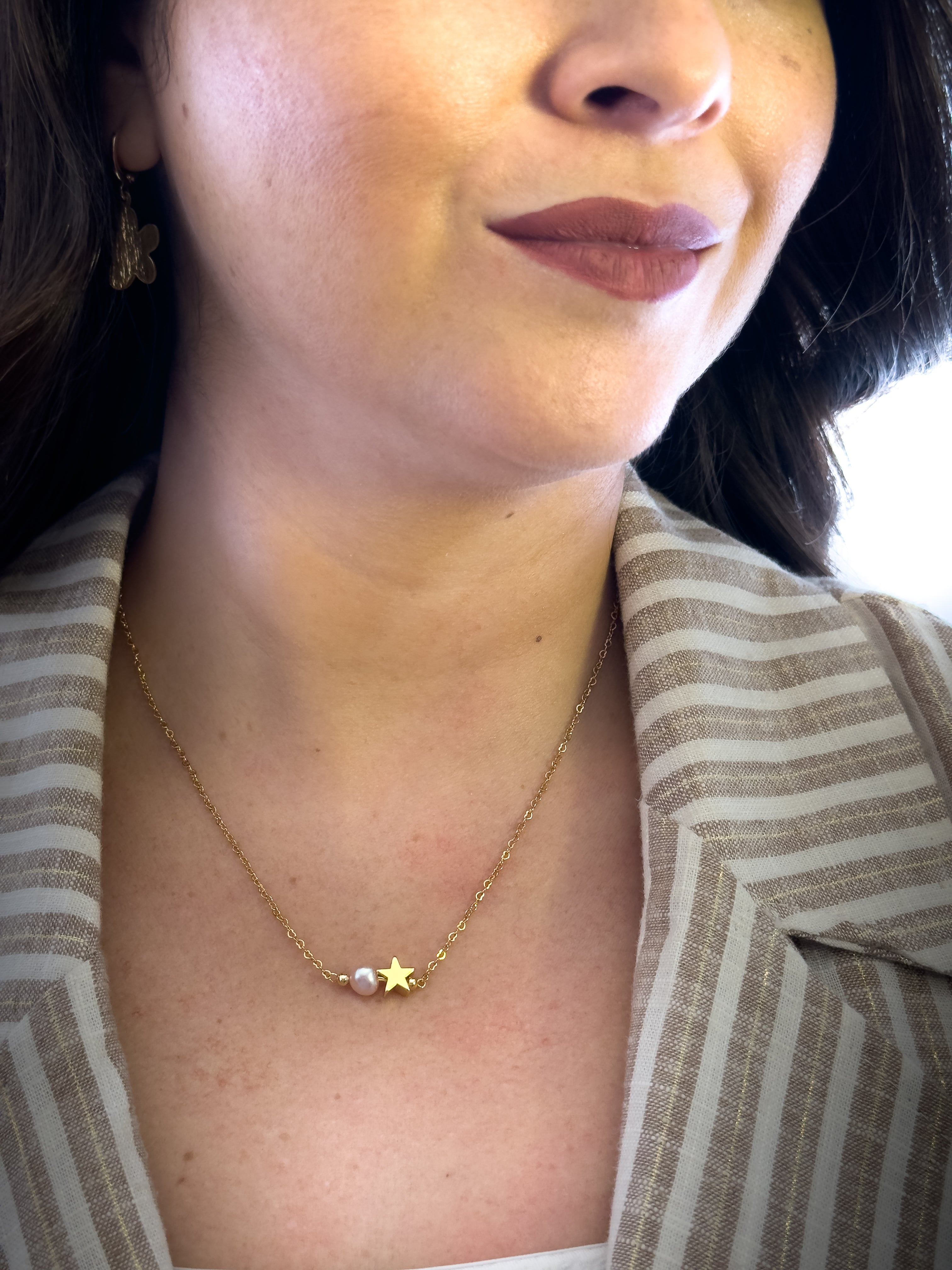 Collar Aura|Perla Cultivada y Dije Baño de Oro – Corazón, Estrella, Luna, Corona o Trébol