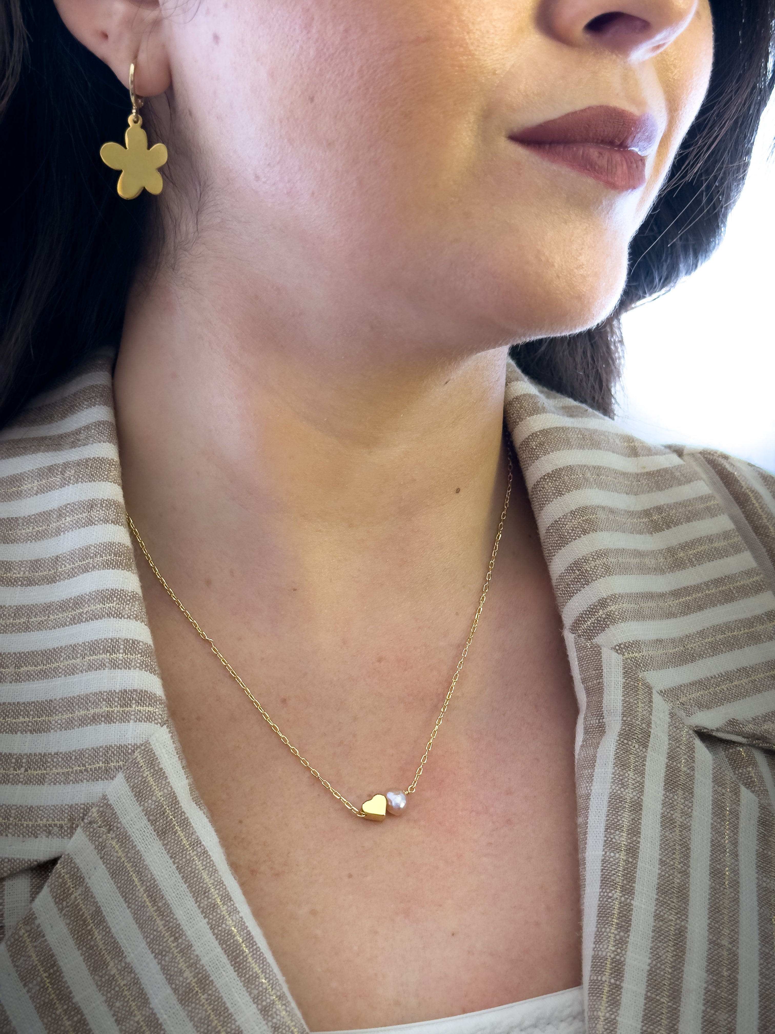 Collar Aura|Perla Cultivada y Dije Baño de Oro – Corazón, Estrella, Luna, Corona o Trébol