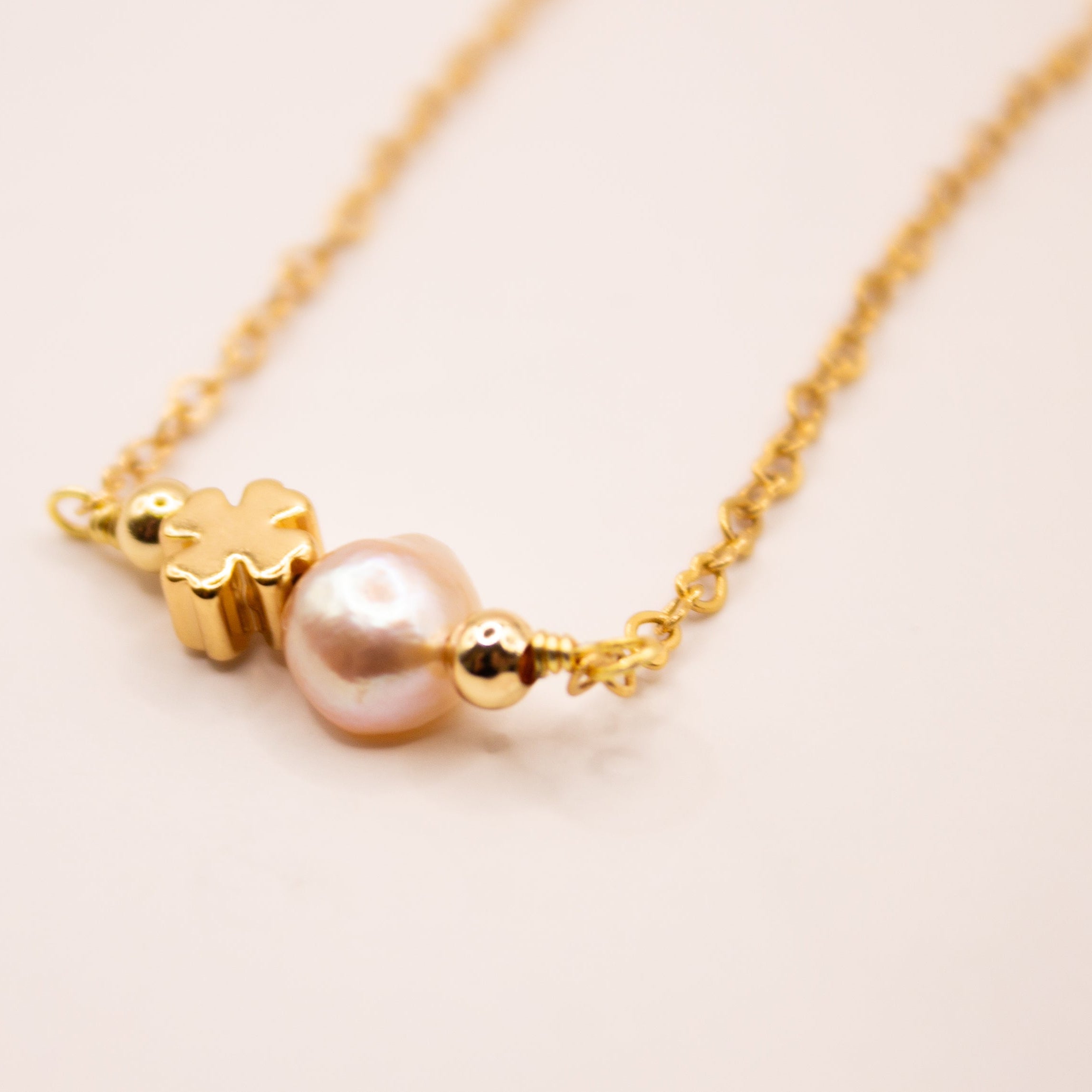 Collar Mujer con Perla Cultivada y Dije Baño de Oro | MAVIS