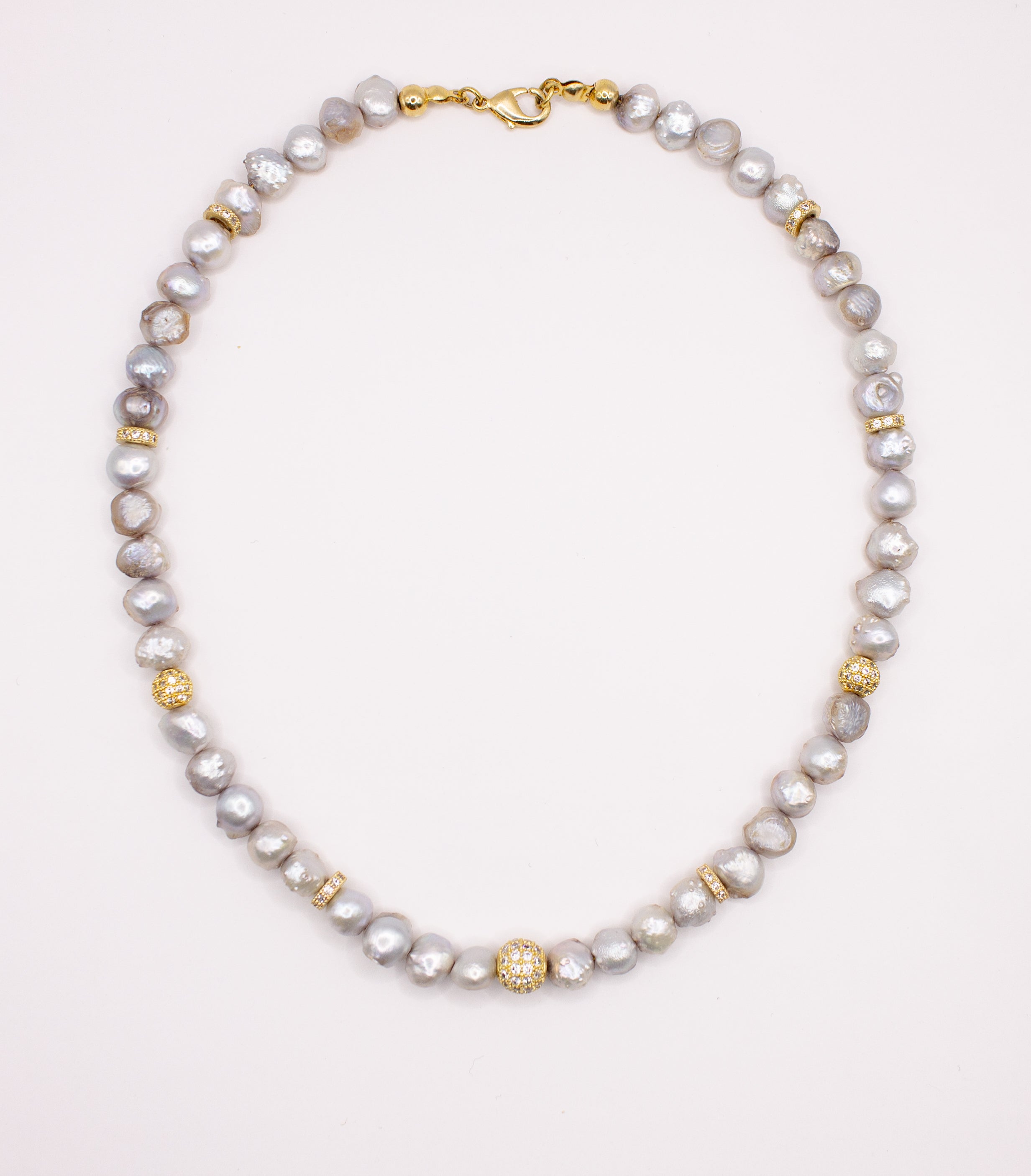 Collar Gris Majestuoso